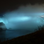 Chutes du Niagara (canadiennes) by night