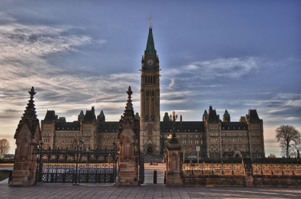 Le Bâtiment Principal Du Parlement National Canadien | Roadtrip Au Canada