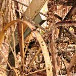 Ancienne machine agricole abandonnée à son sort à Kakwa