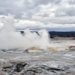 Le Clepsydra geyser au Fountain Paint Pots (Yellowstone)one-usa
