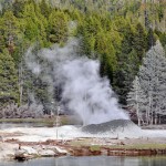 Le Sulphure Caldron sur la route en direction du Yellowstone Lake