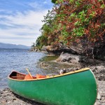 Un joli canoë en bois sorti tout droit des années 60's - Vancouver Island