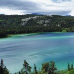 Vue panoramique du Emerald Lake - Yukon