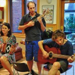 Session musique à la community house avec Rodolphe et Aurélie