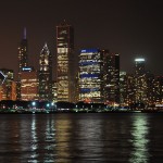 Vue du centre de Chicago de nuit depuis le planétarium